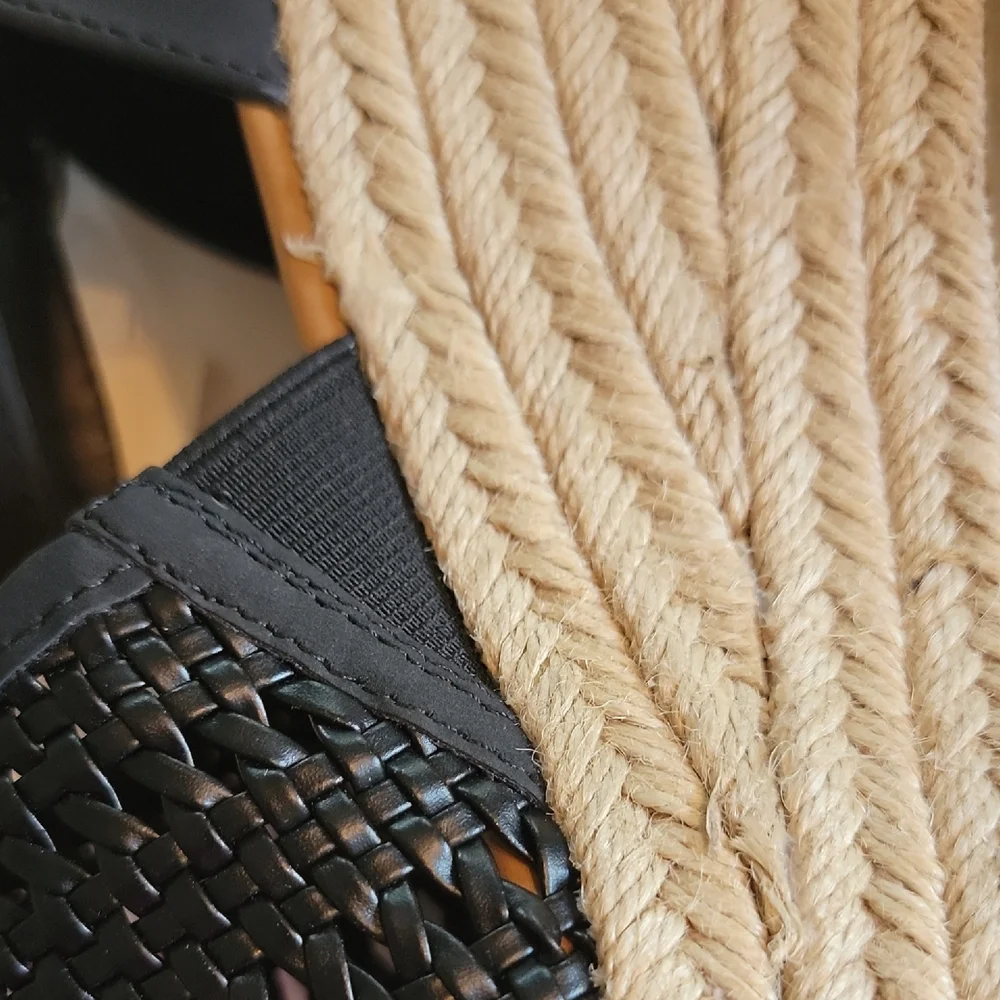 a.n.a Lisa Black Wedge Sandals. 7.5 - Picture 7 of 15